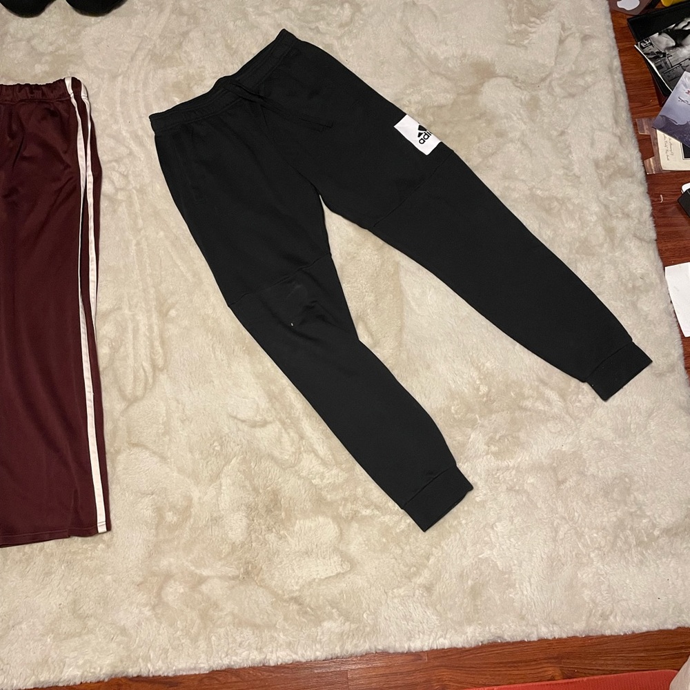 ADIDAS jogger - EUC- large